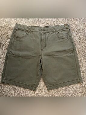 NWT Eddie Bauer Mountain Men’s Shorts Slate Green Size 42